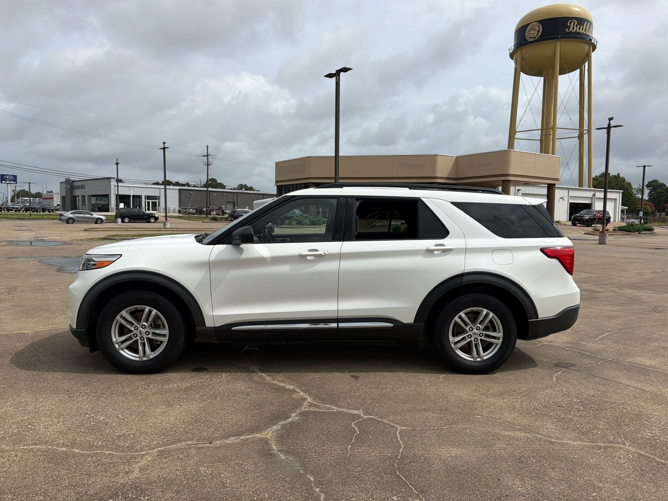 Explorer XLT SUV
