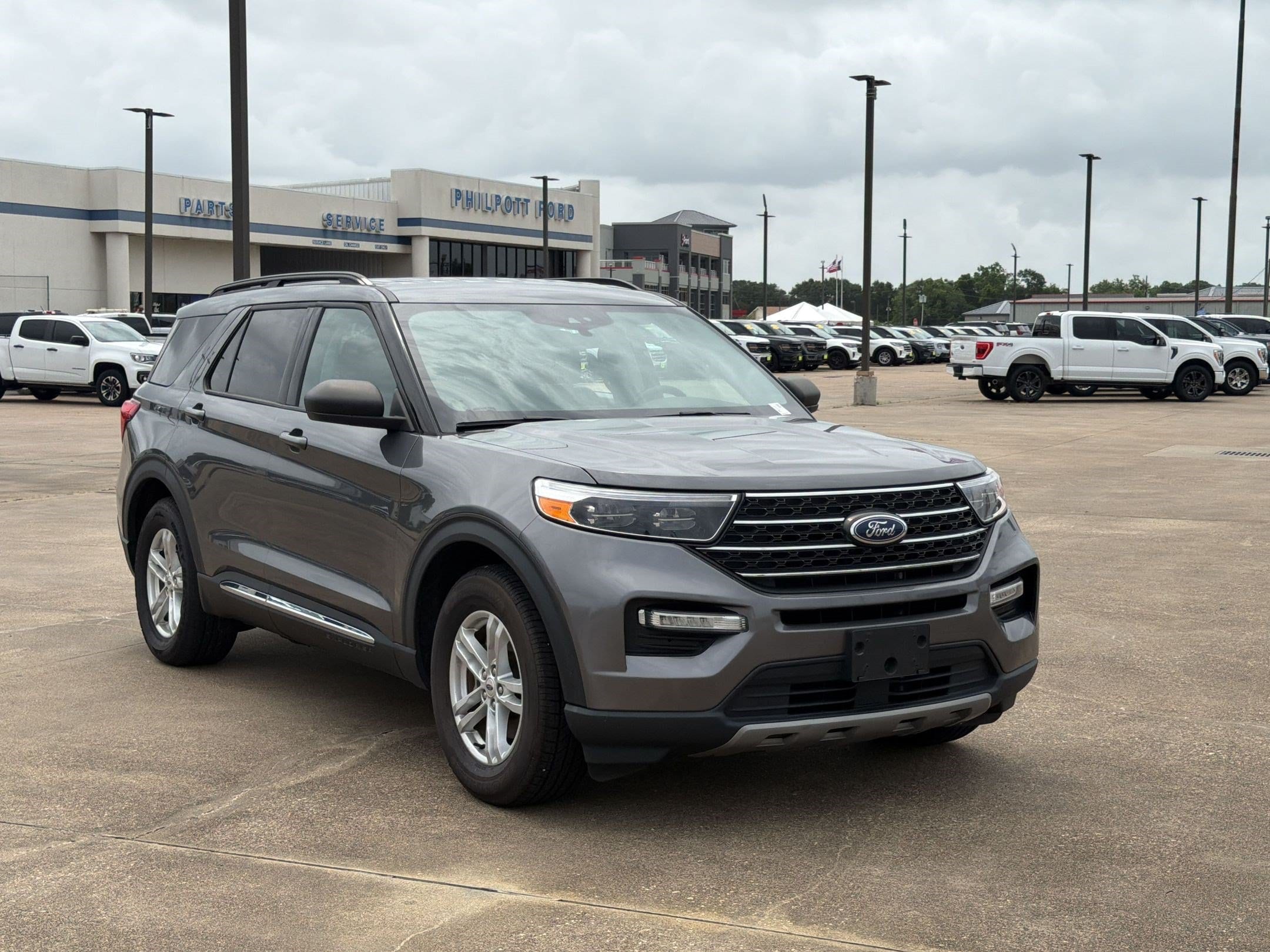 Explorer XLT SUV