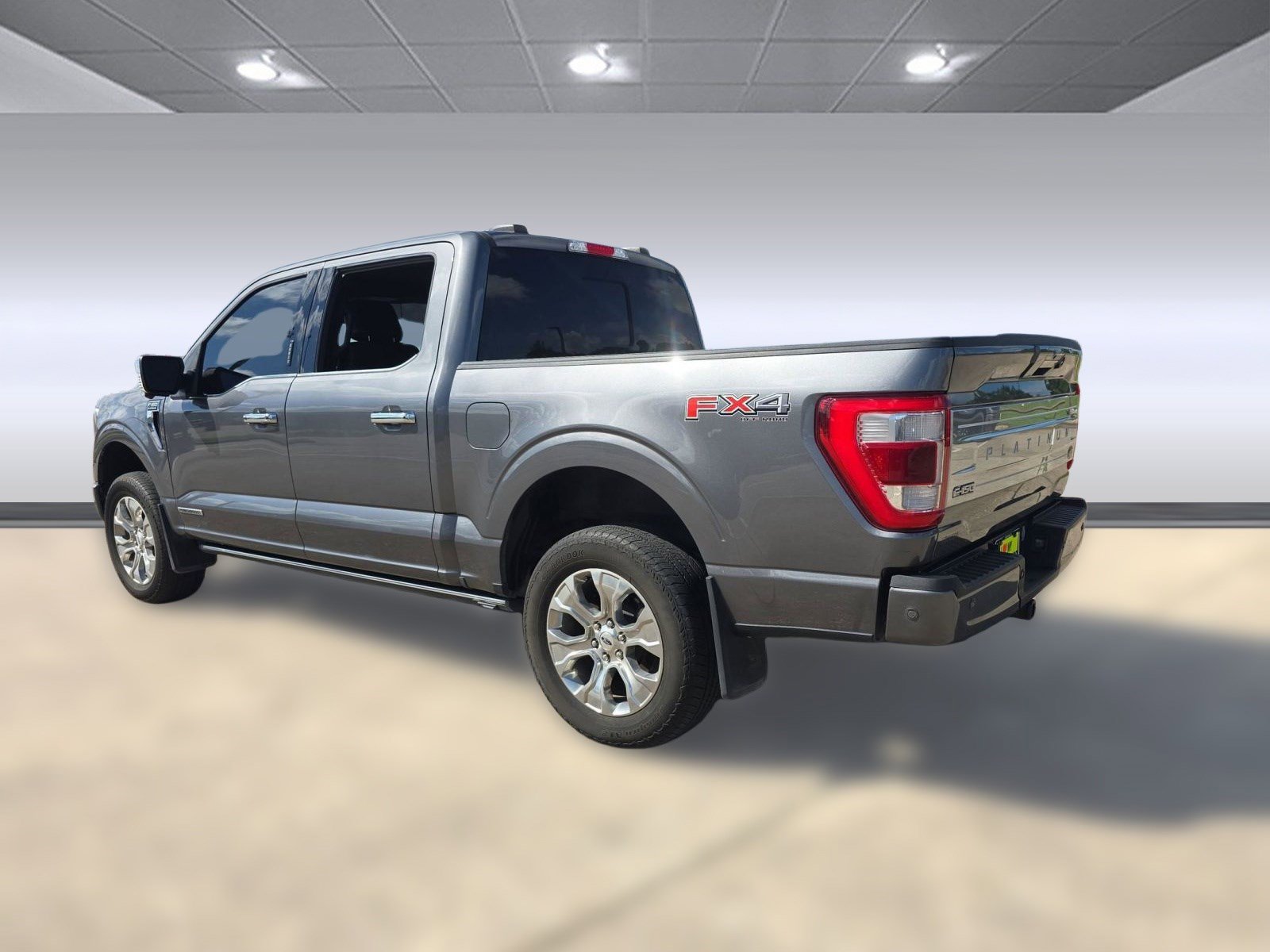 2023 Ford F-150 Platinum photo 3