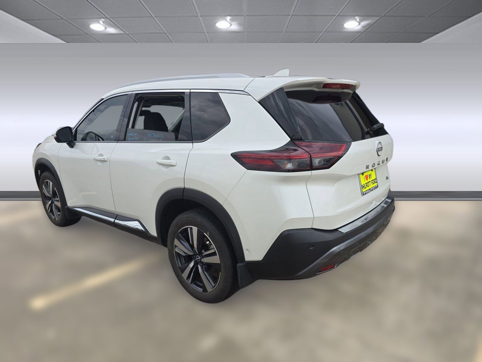 2023 Nissan Rogue SL photo 3