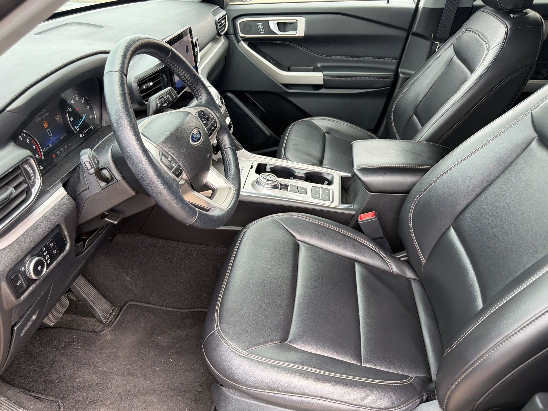 Explorer XLT SUV