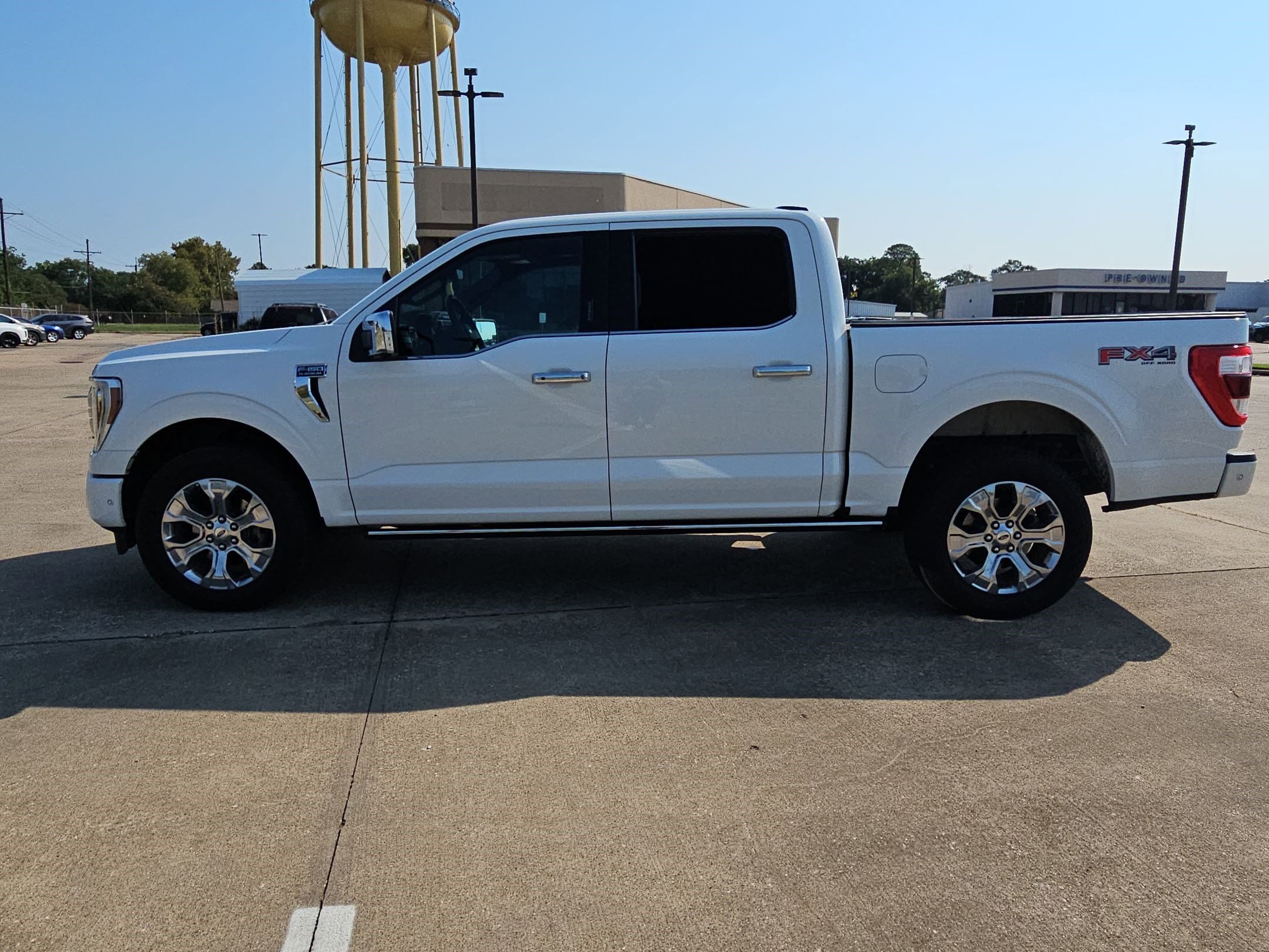 2023 Ford F-150 Platinum photo 2