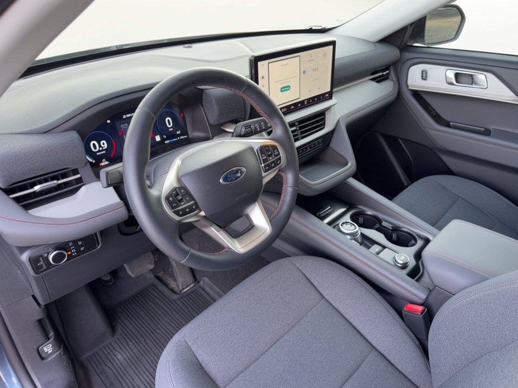 Used 2025 Ford Explorer Active SUV