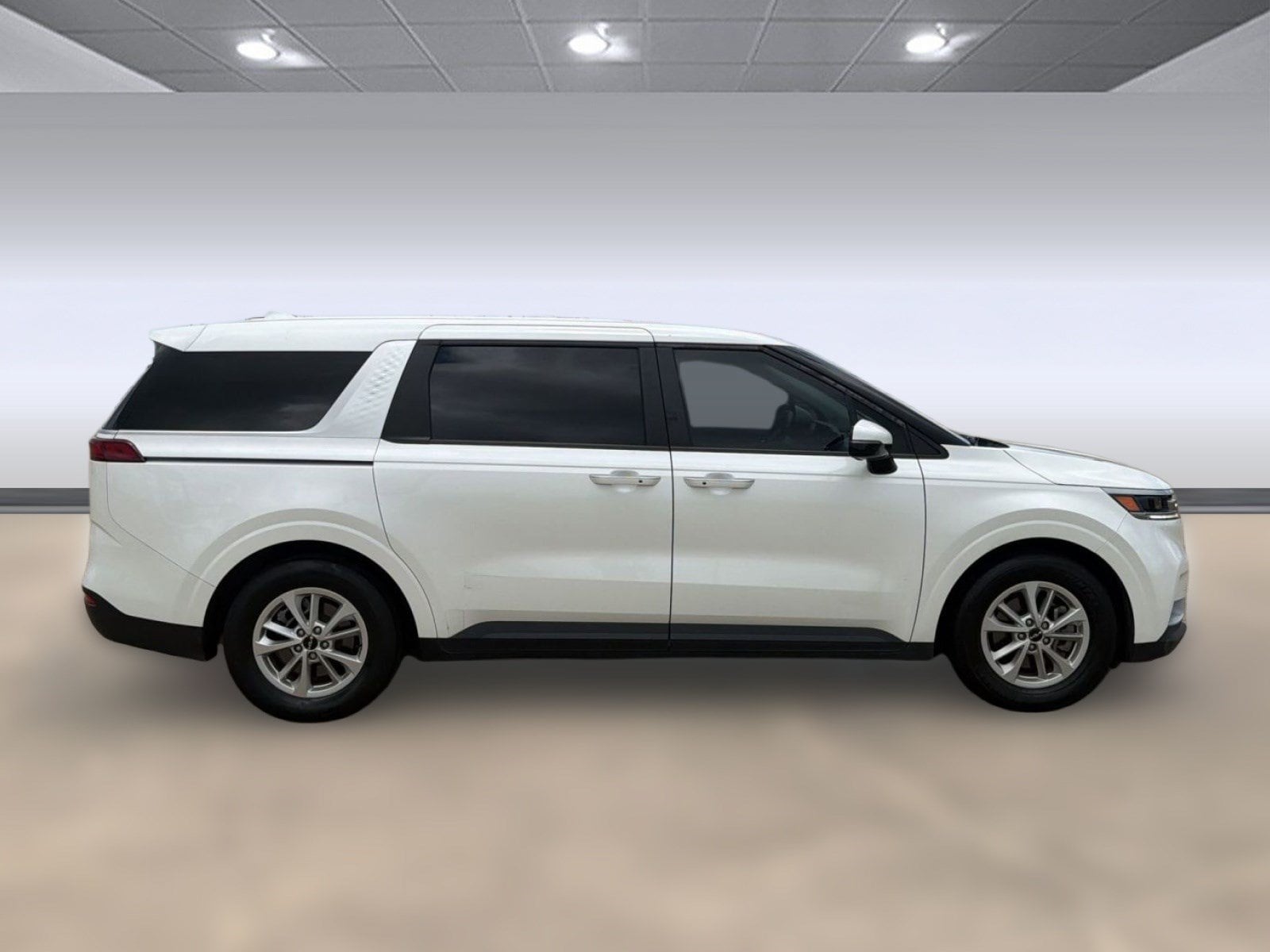 Carnival LX MPV