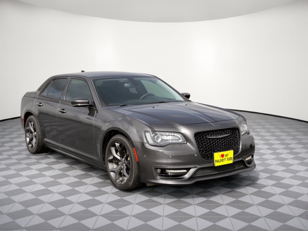 2023 Chrysler 300 Touring L Sedan