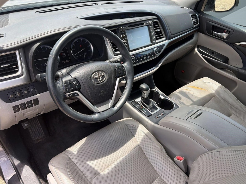 Used 2016 Toyota Highlander Limited SUV