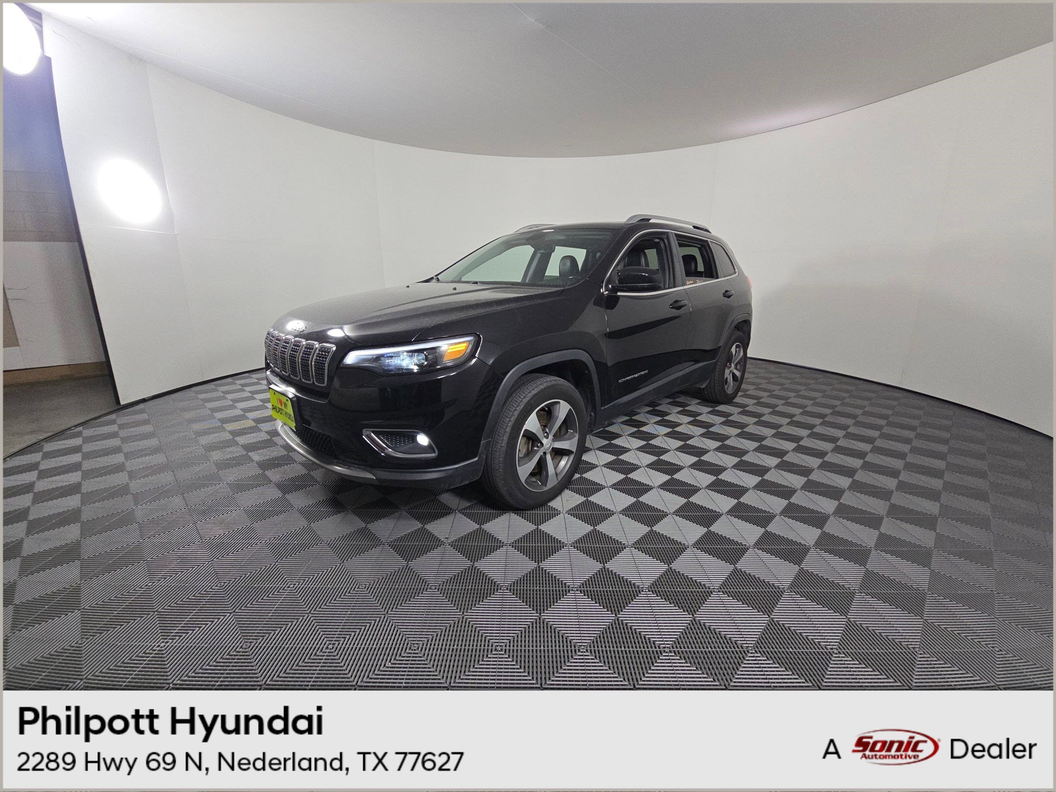 2019 Jeep Cherokee Limited's photo