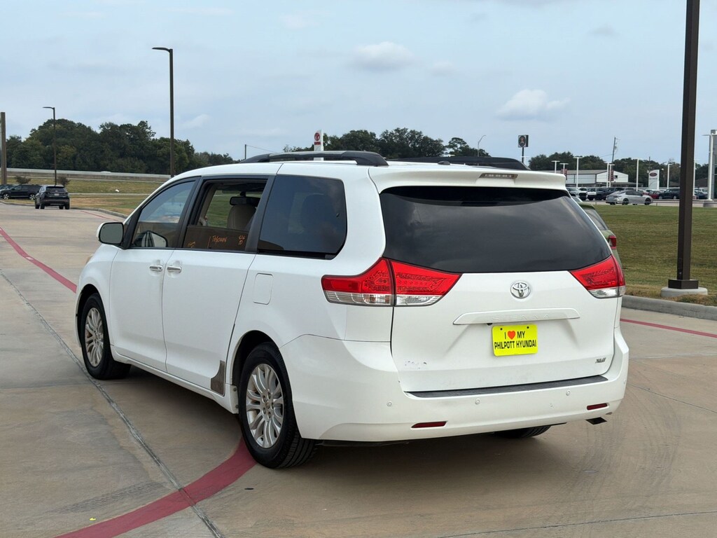 Used 2011 Toyota Sienna XLE V6 Auto Access Seat Van