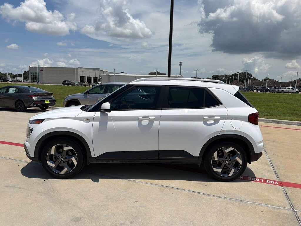 Used 2021 Hyundai Venue SEL w/ Premium Package SUV