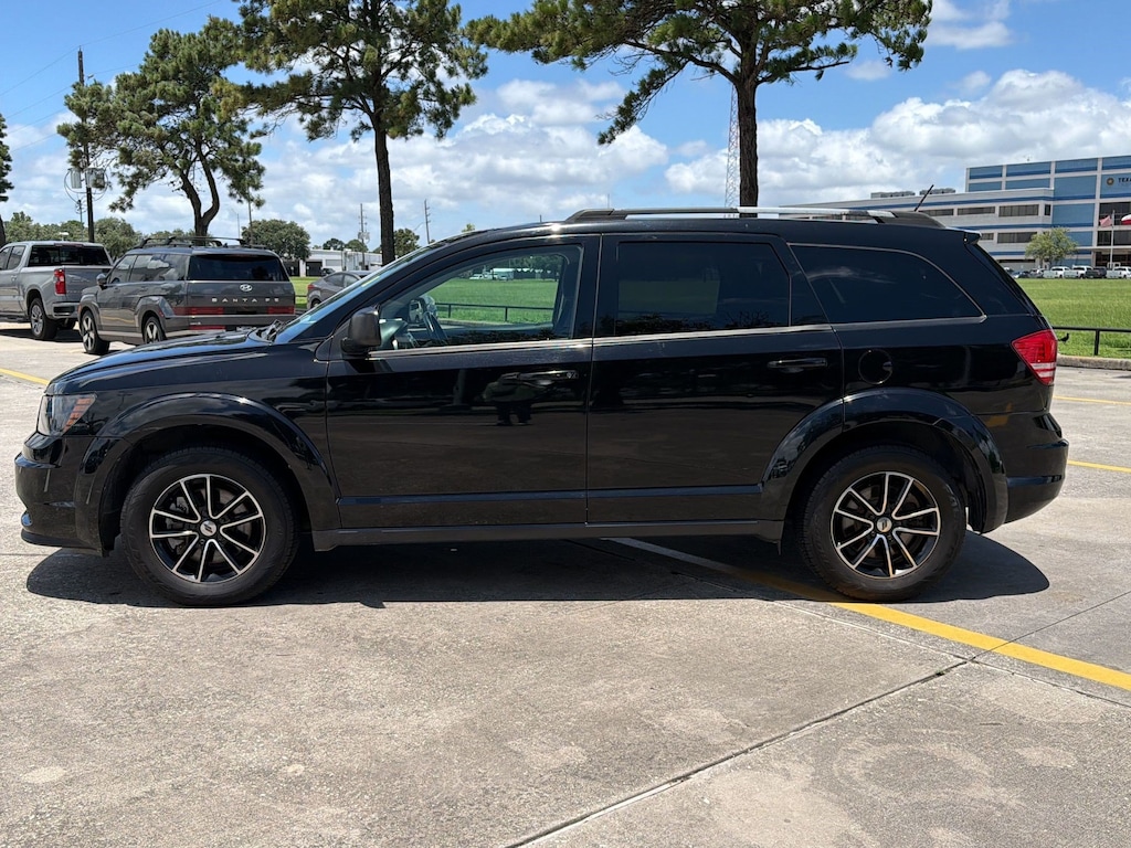 Used 2018 Dodge Journey SE SUV