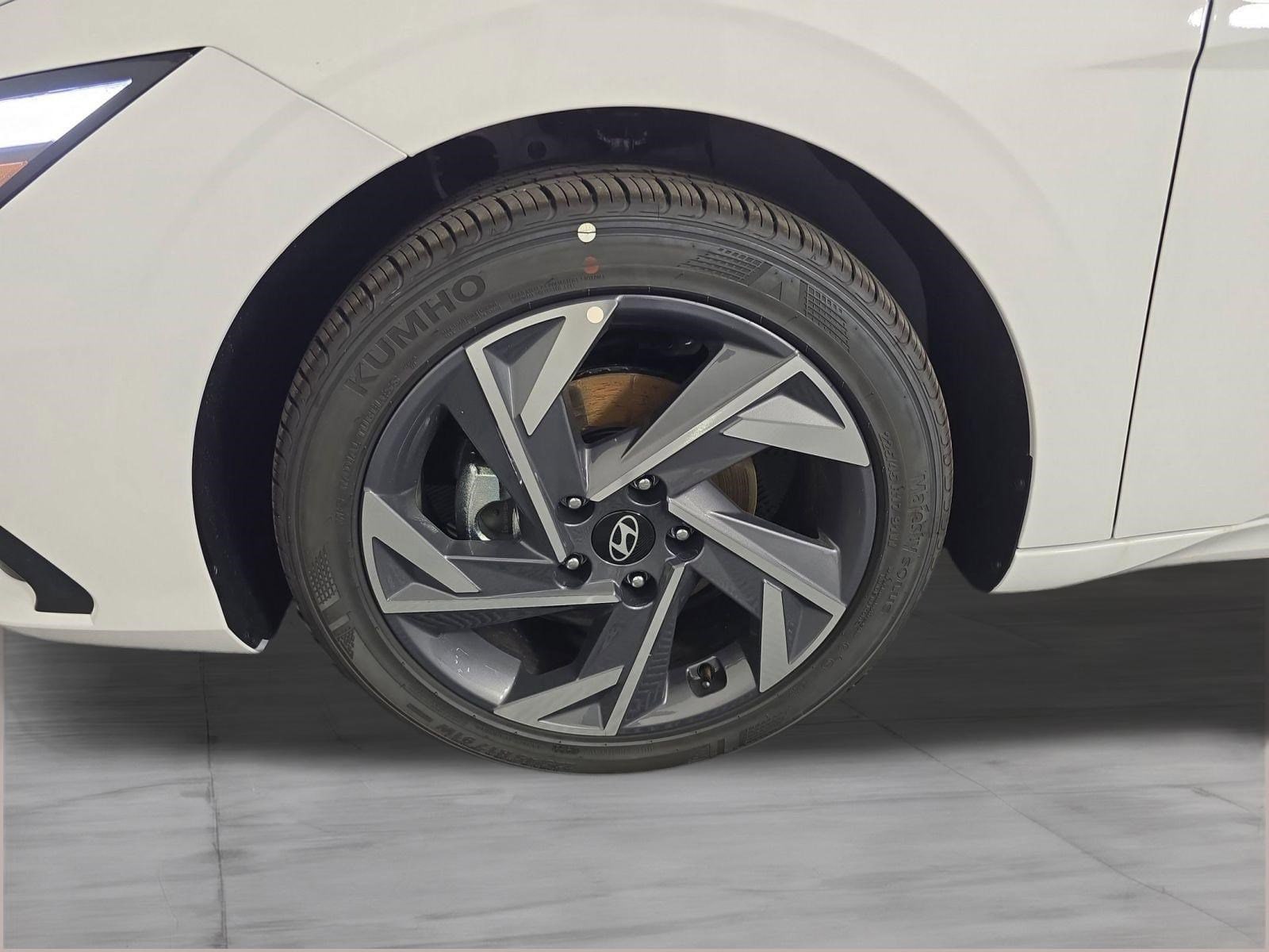 2025 Hyundai Elantra SEL - Photo 9