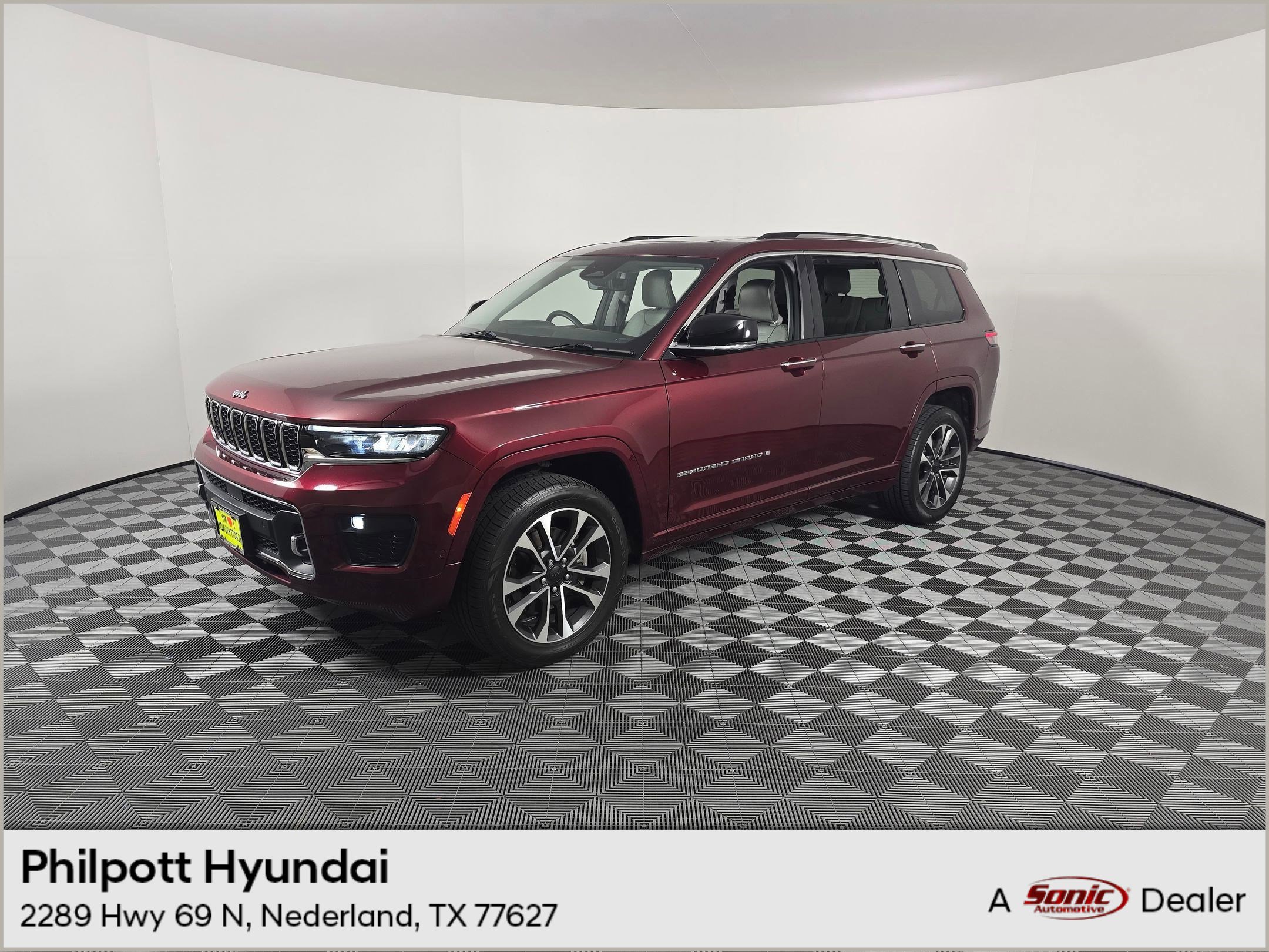 2021 Jeep Grand Cherokee L Overland's photo