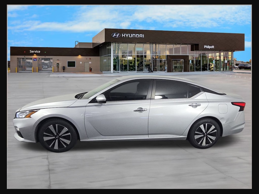 Used 2022 Nissan Altima 2.5 SV Sedan