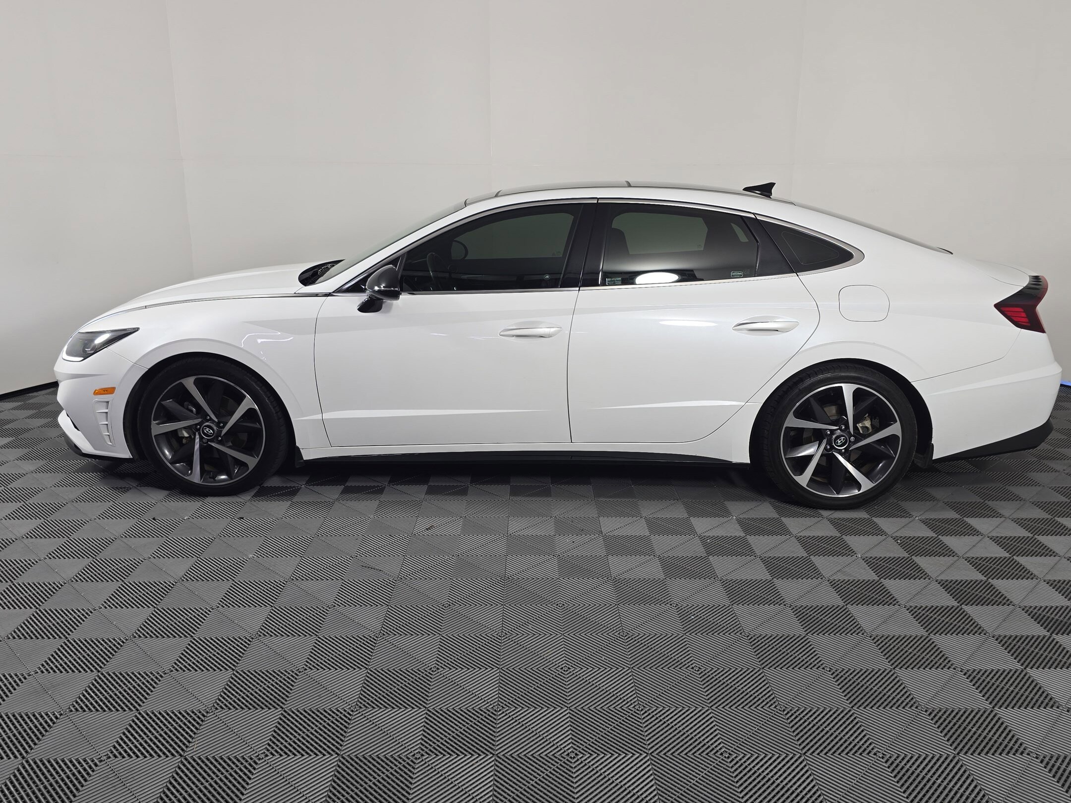 2022 Hyundai Sonata SEL Plus photo 2