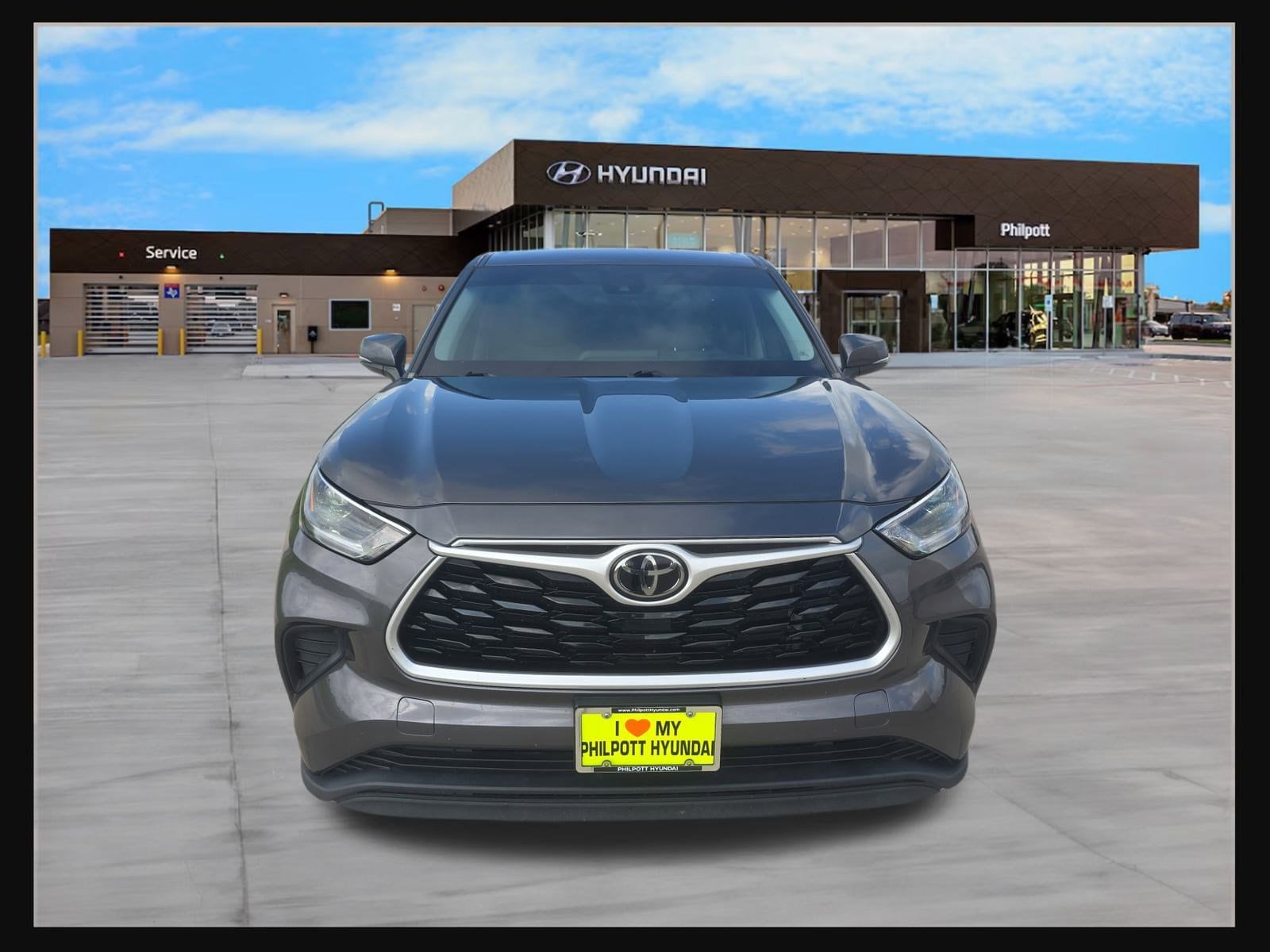 Used 2021 Toyota Highlander L with VIN 5TDCZRAH3MS086886 for sale in Nederland, TX