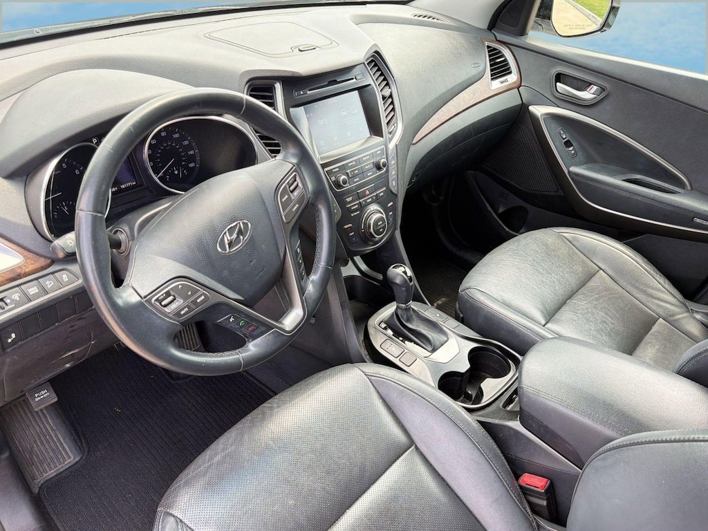 Used 2017 Hyundai Santa Fe SE SUV
