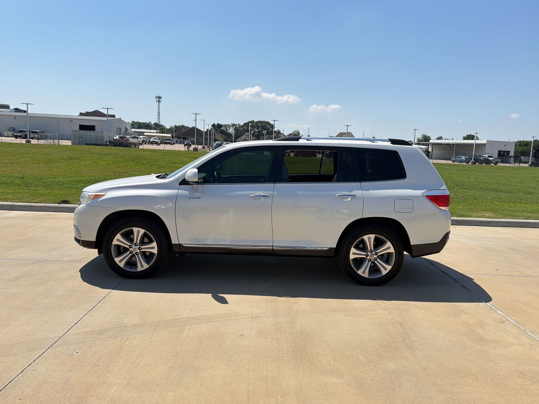 Used 2012 Toyota Highlander Limited with VIN 5TDYK3EH6CS082525 for sale in Nederland, TX