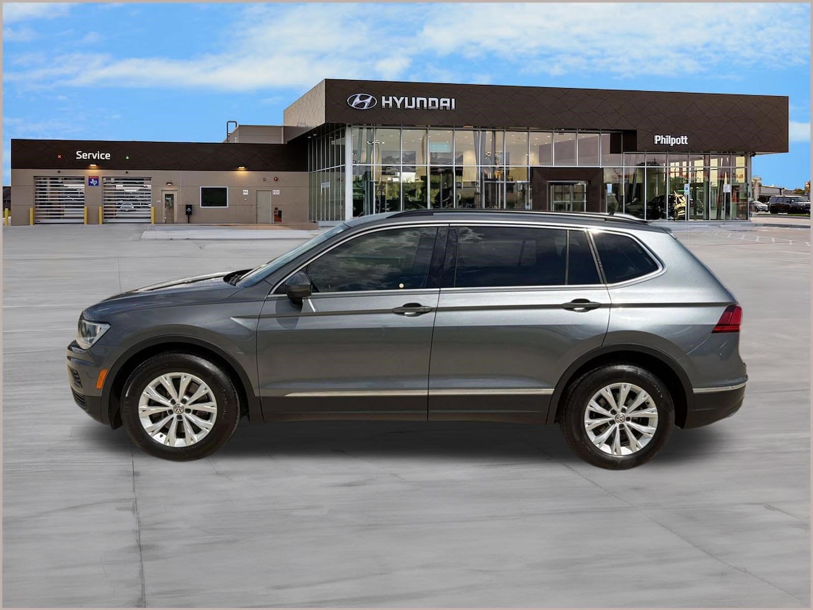 Tiguan 2.0T SE SUV