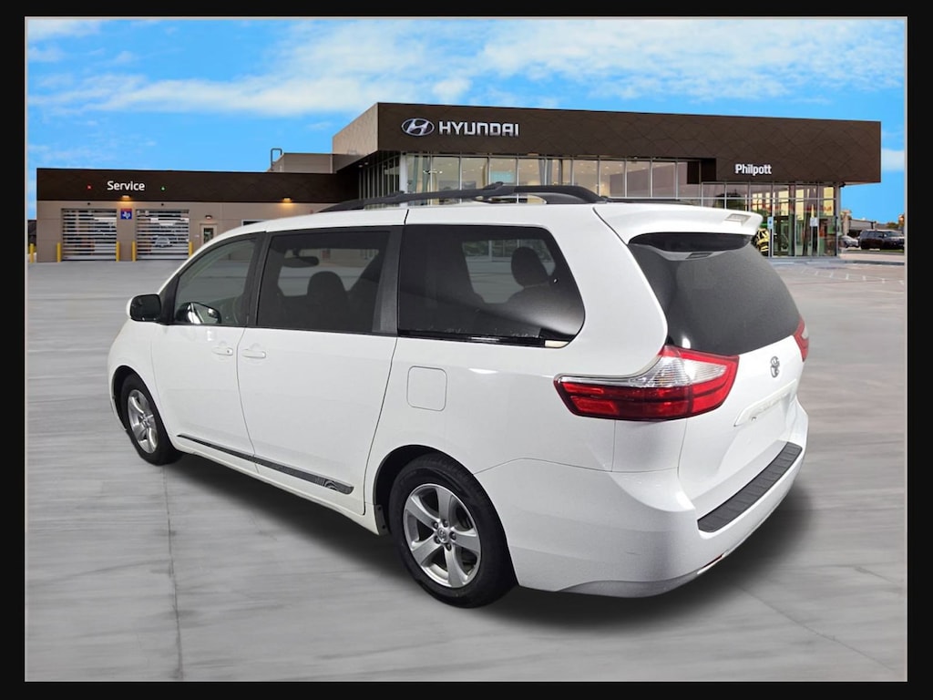 Used 2016 Toyota Sienna LE 7 Passenger Auto Access Seat Van