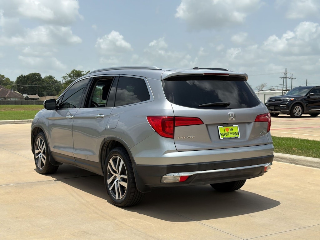 Used 2017 Honda Pilot Elite AWD SUV