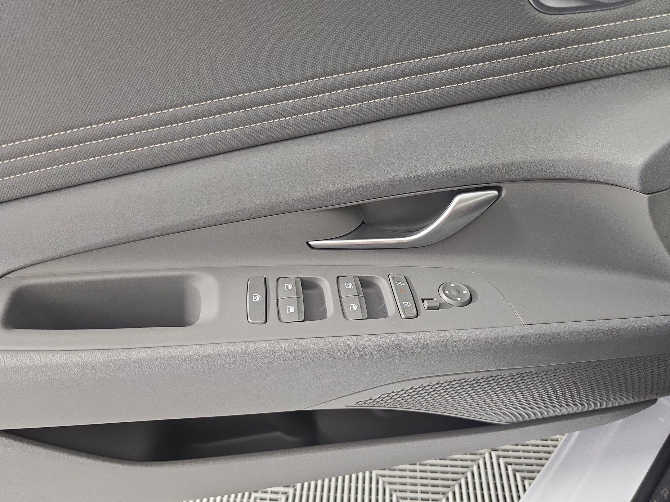 2025 Hyundai Elantra SEL - Photo 20