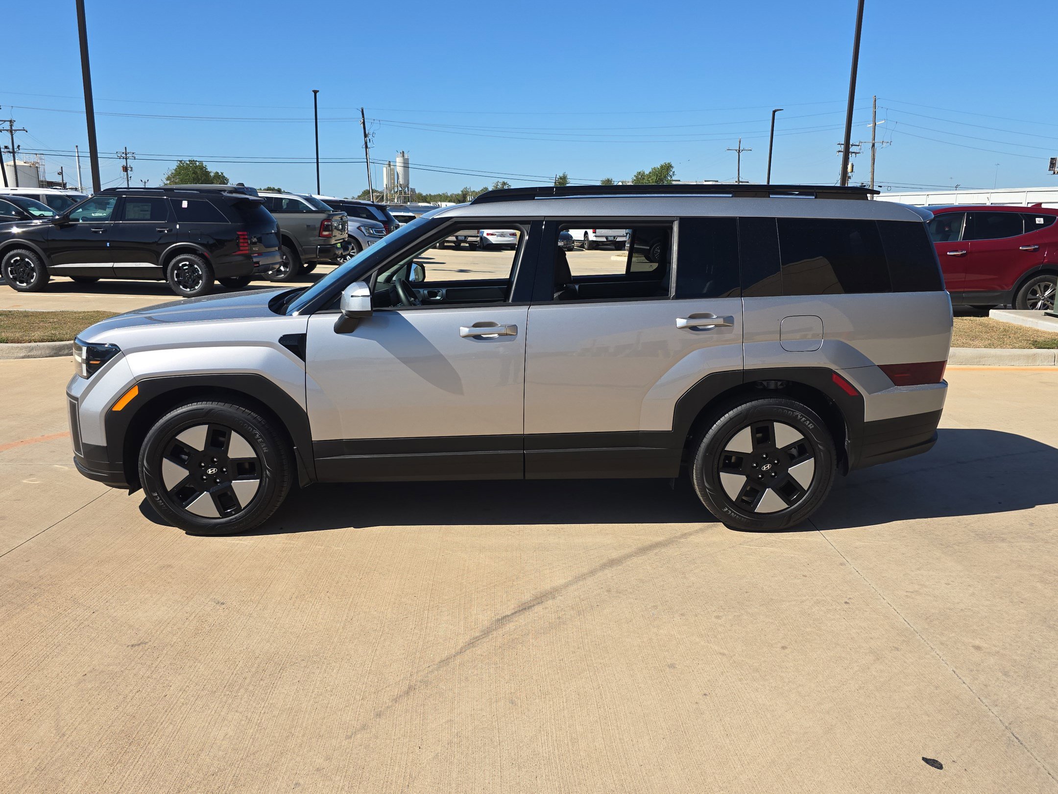 2025 Hyundai Santa Fe photo 2