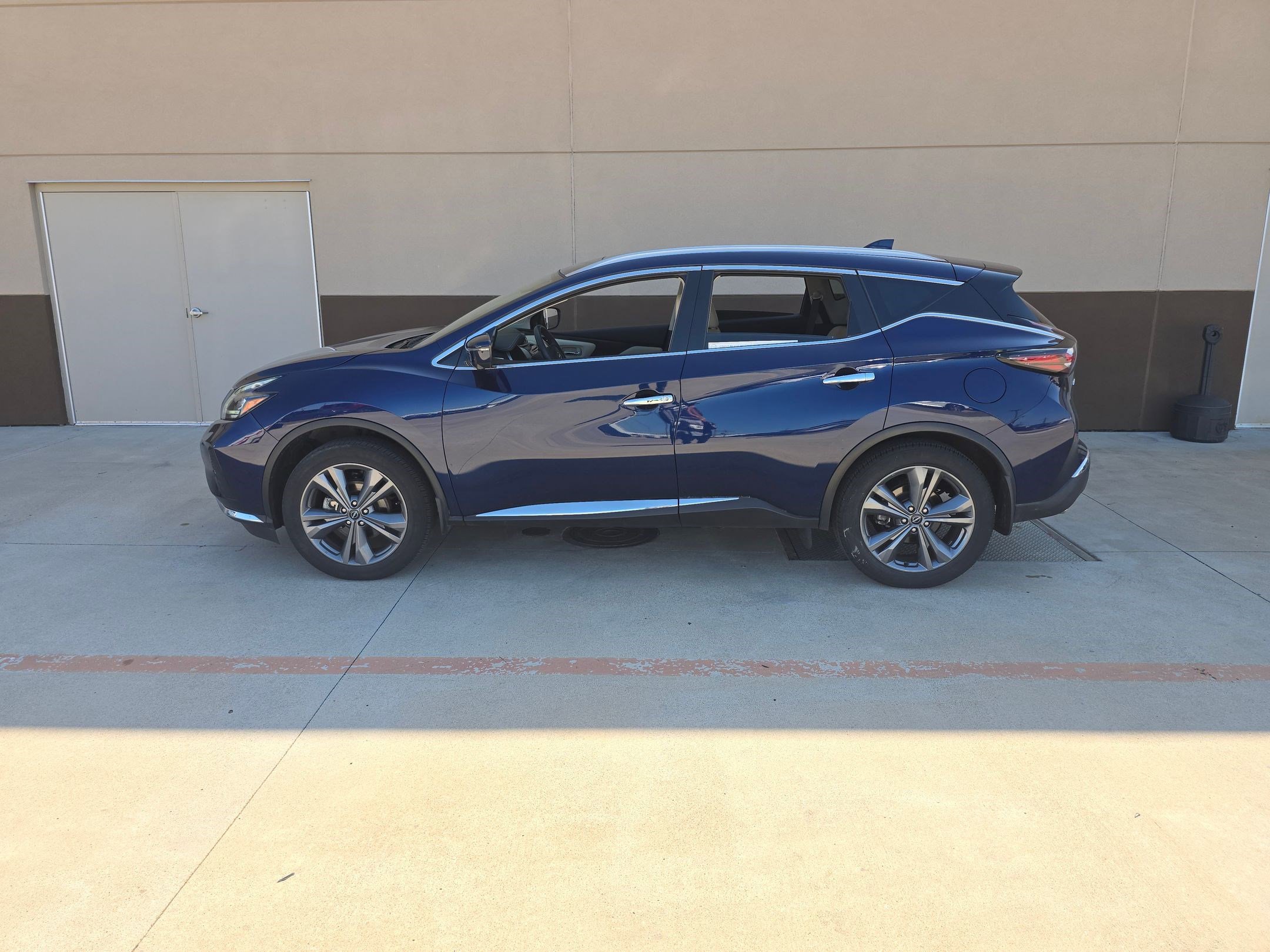 2024 Nissan Murano Platinum photo 2