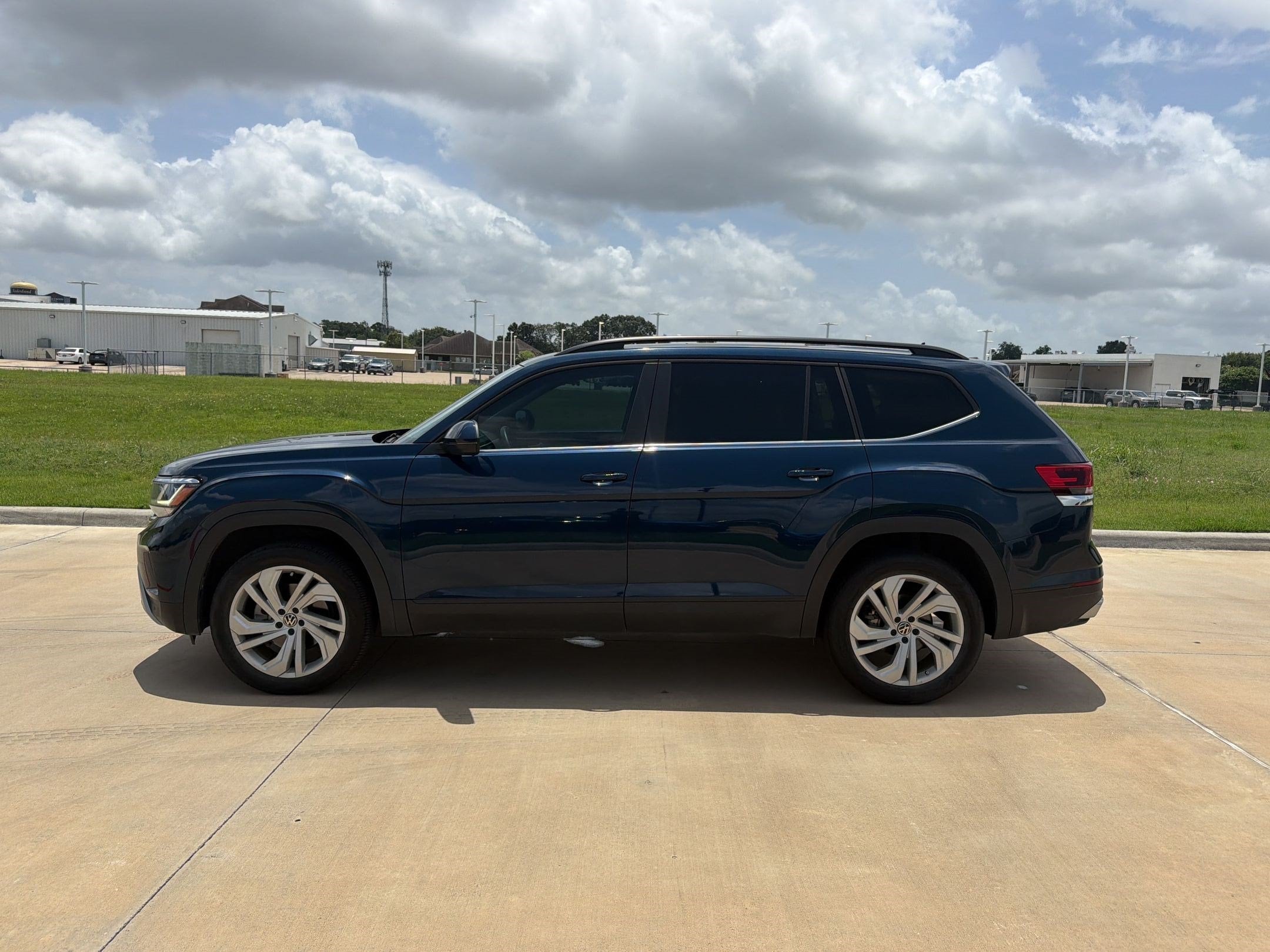 Atlas 3.6L V6 SE W/Technology (2021.5) SUV