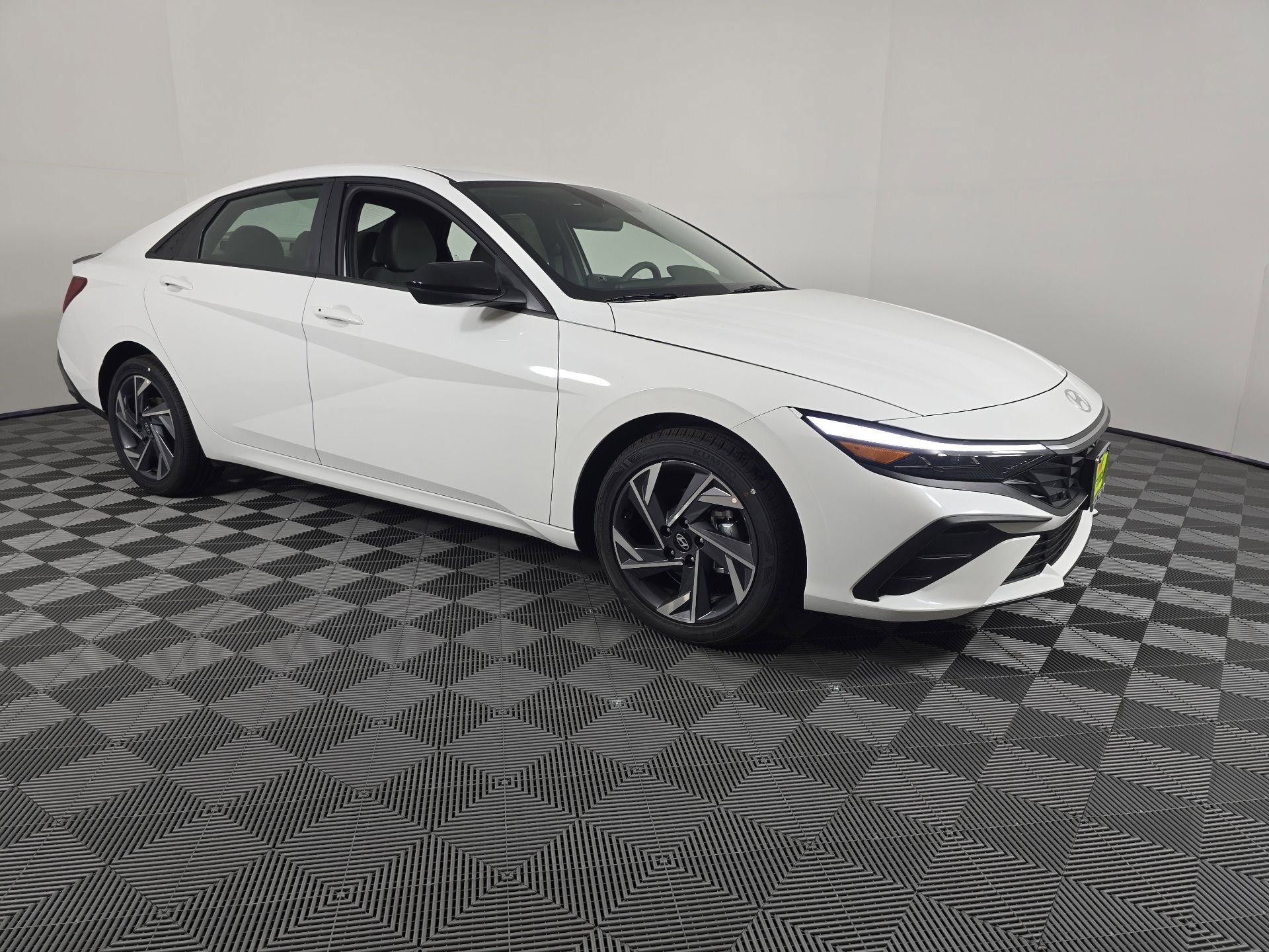 2025 Hyundai Elantra SEL - Photo 26