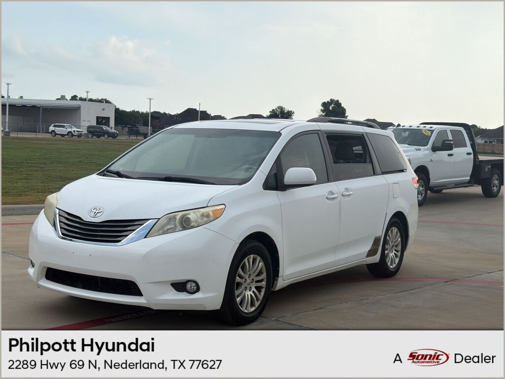 Used 2011 Toyota Sienna XLE V6 Auto Access Seat Van