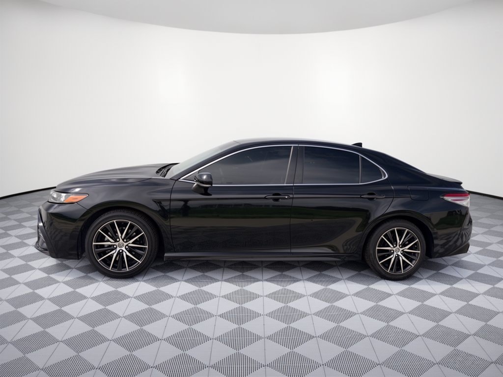 Used 2022 Toyota Camry SE Sedan