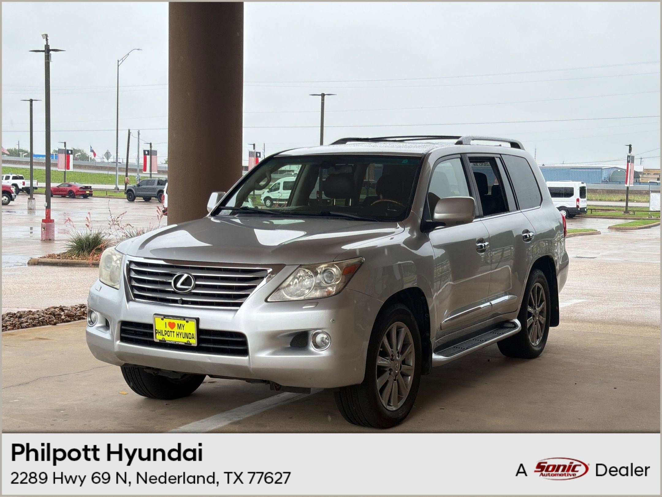 2011 Lexus LX 600 570's photo