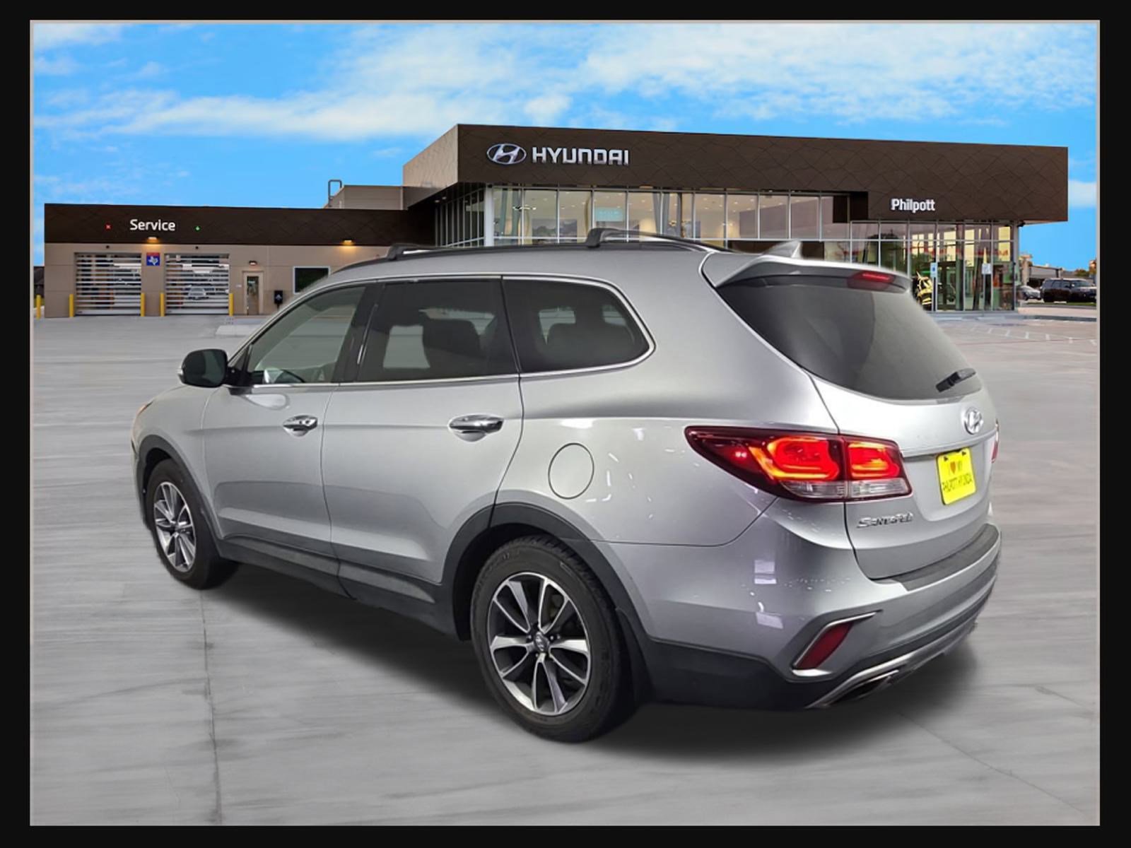 2017 Hyundai Santa Fe Limited photo 2