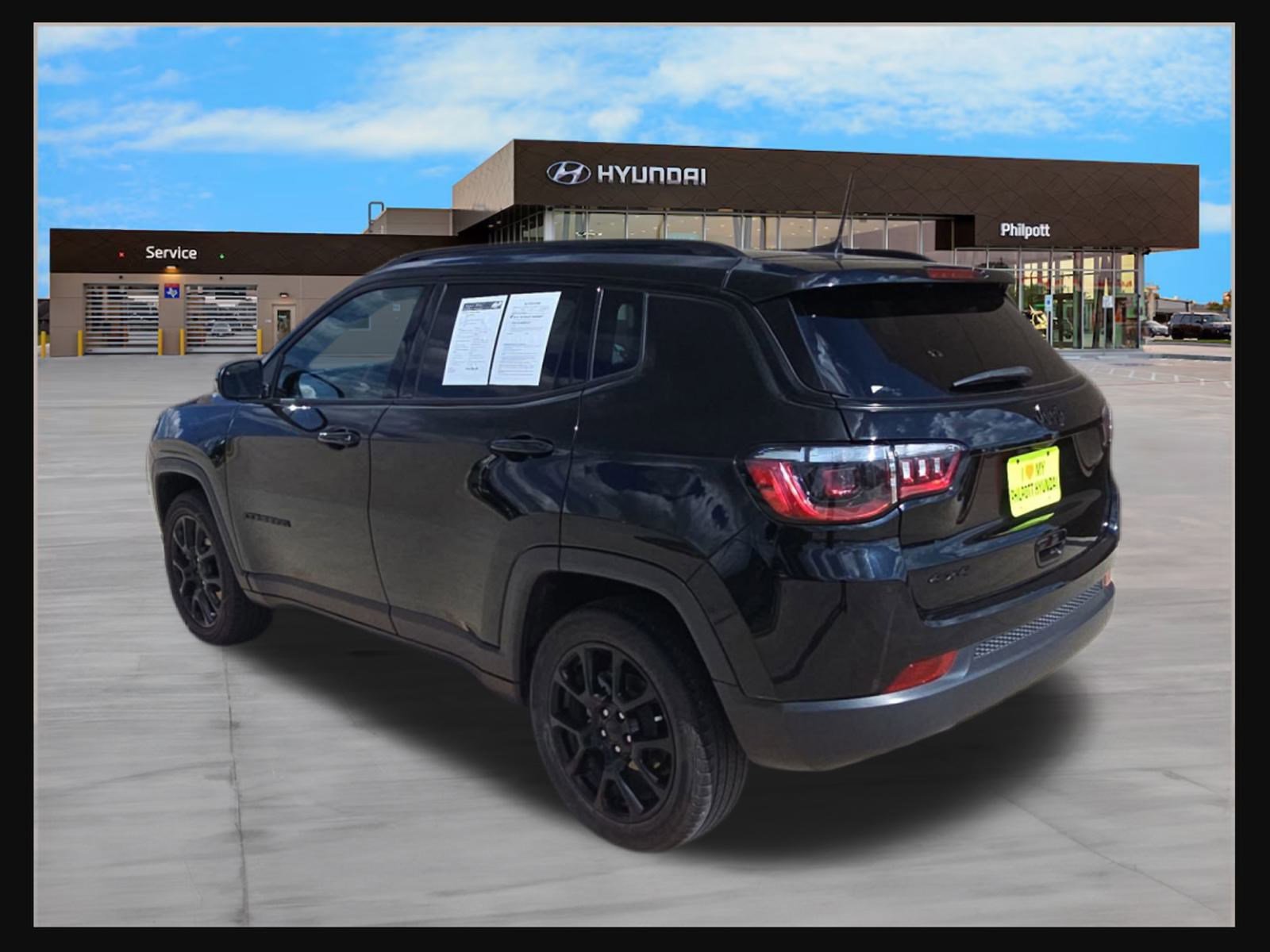 2023 Jeep Compass Latitude photo 2