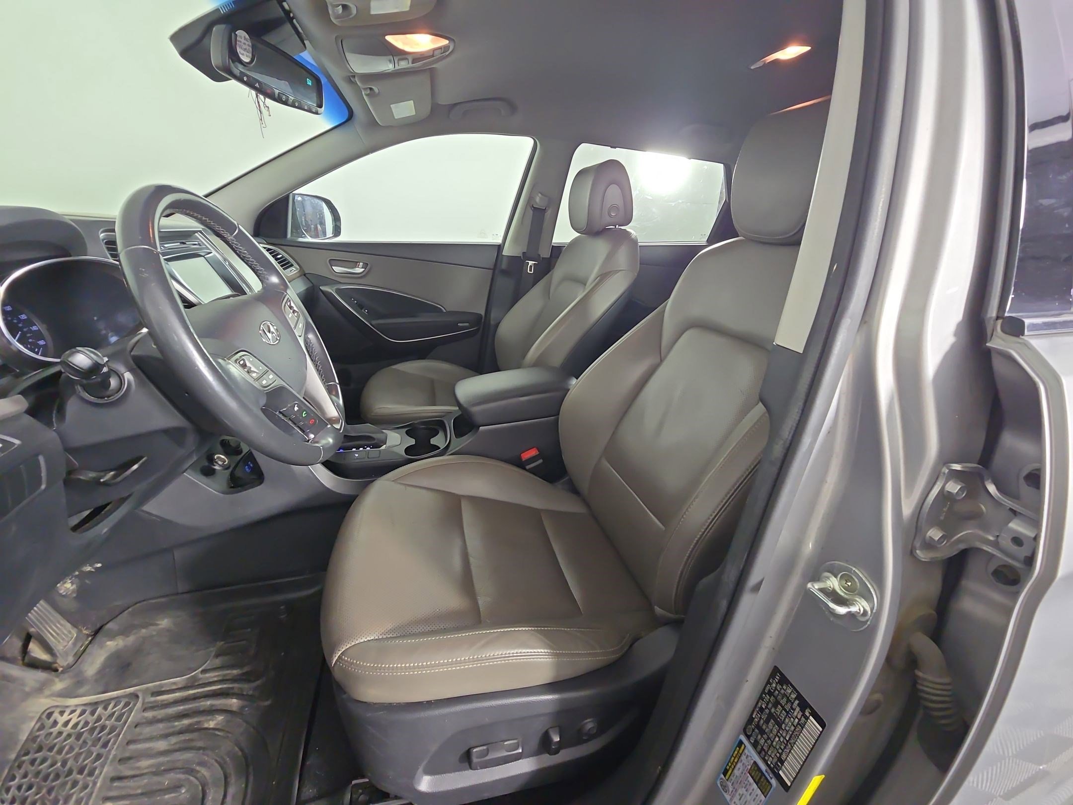 2017 Hyundai Santa Fe Limited photo 3