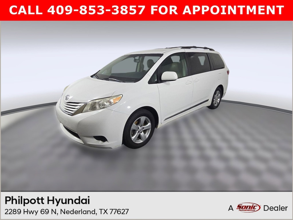 Used 2016 Toyota Sienna LE 7 Passenger Auto Access Seat Van