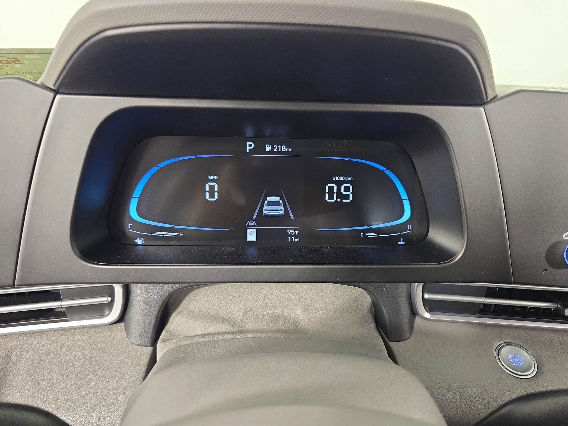 2025 Hyundai Elantra SEL - Photo 16