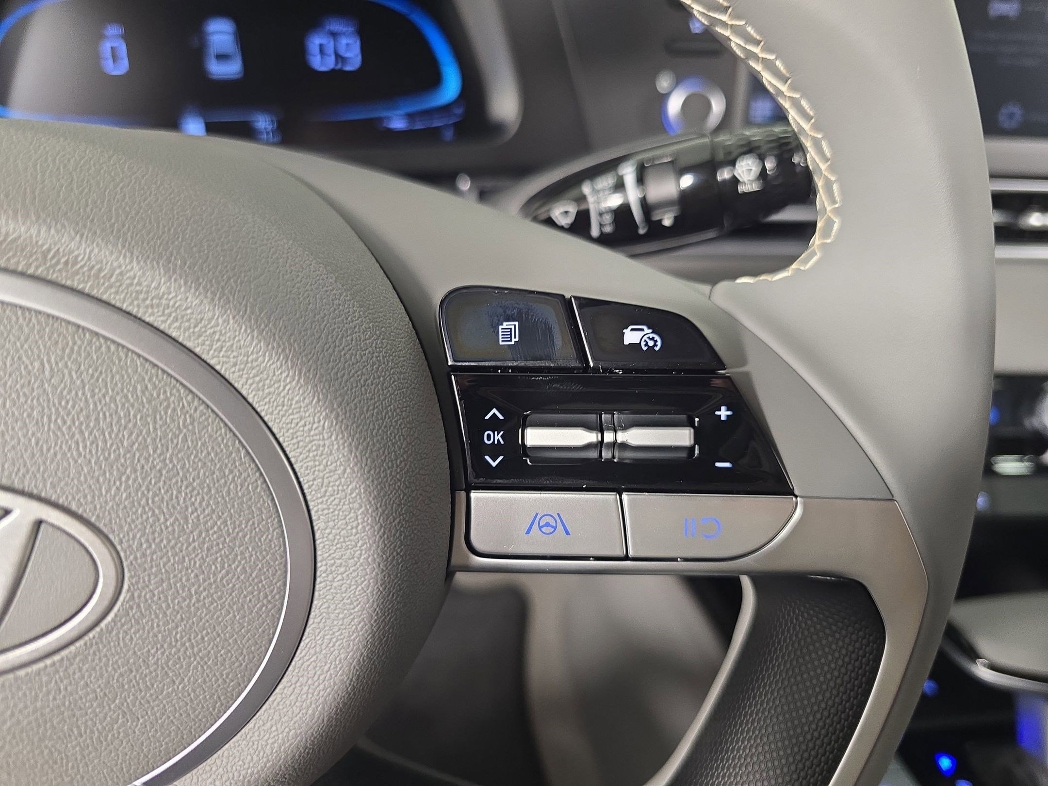 2025 Hyundai Elantra SEL - Photo 21