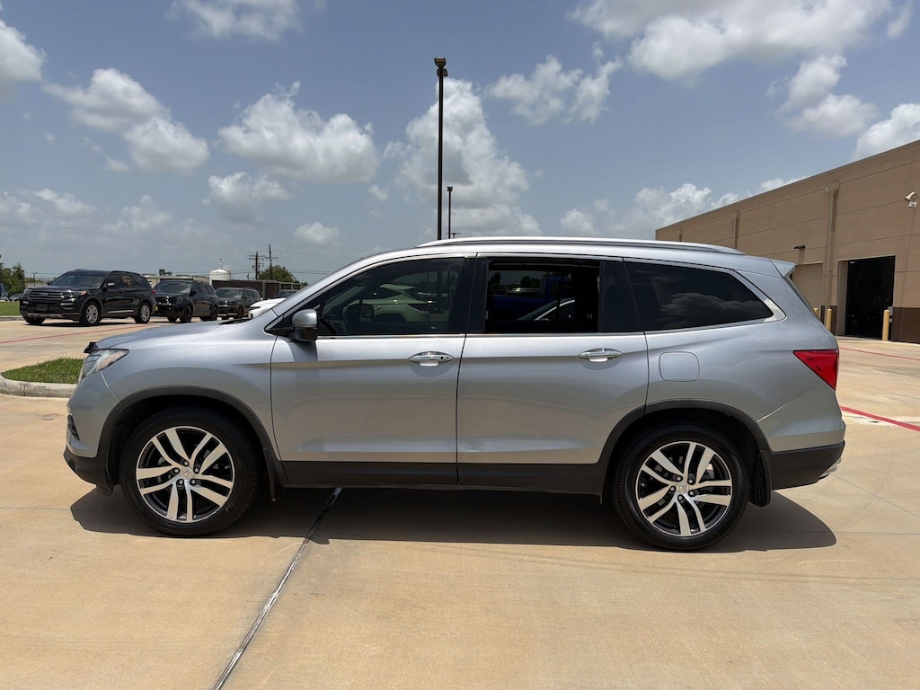 Used 2017 Honda Pilot Elite AWD SUV