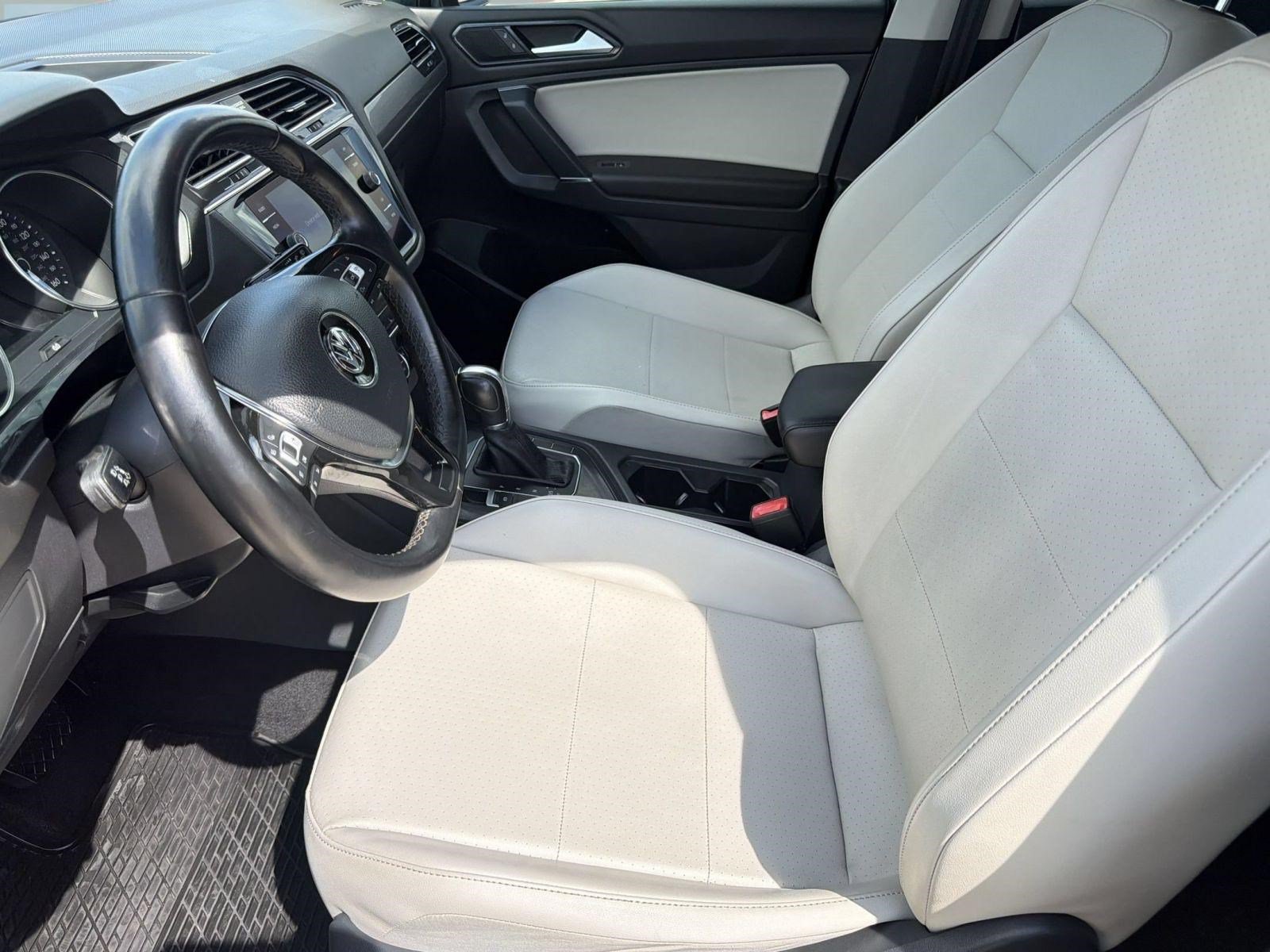 Tiguan 2.0T SE SUV
