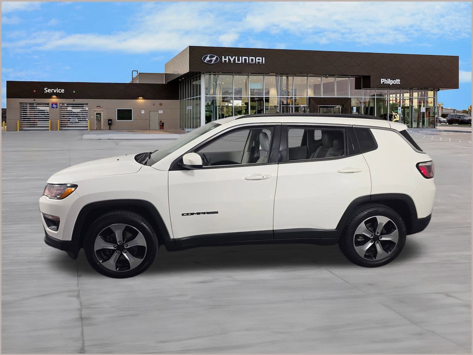 Used 2018 Jeep Compass Latitude with VIN 3C4NJCBB2JT102858 for sale in Nederland, TX