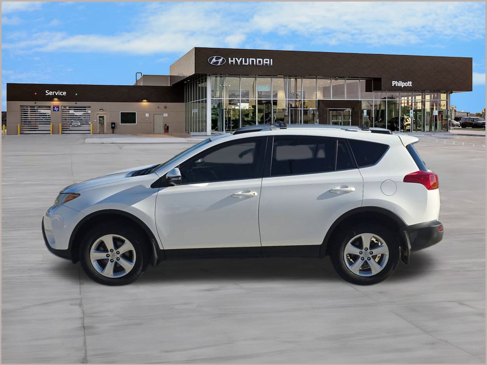 2013 Toyota RAV4 XLE photo 2