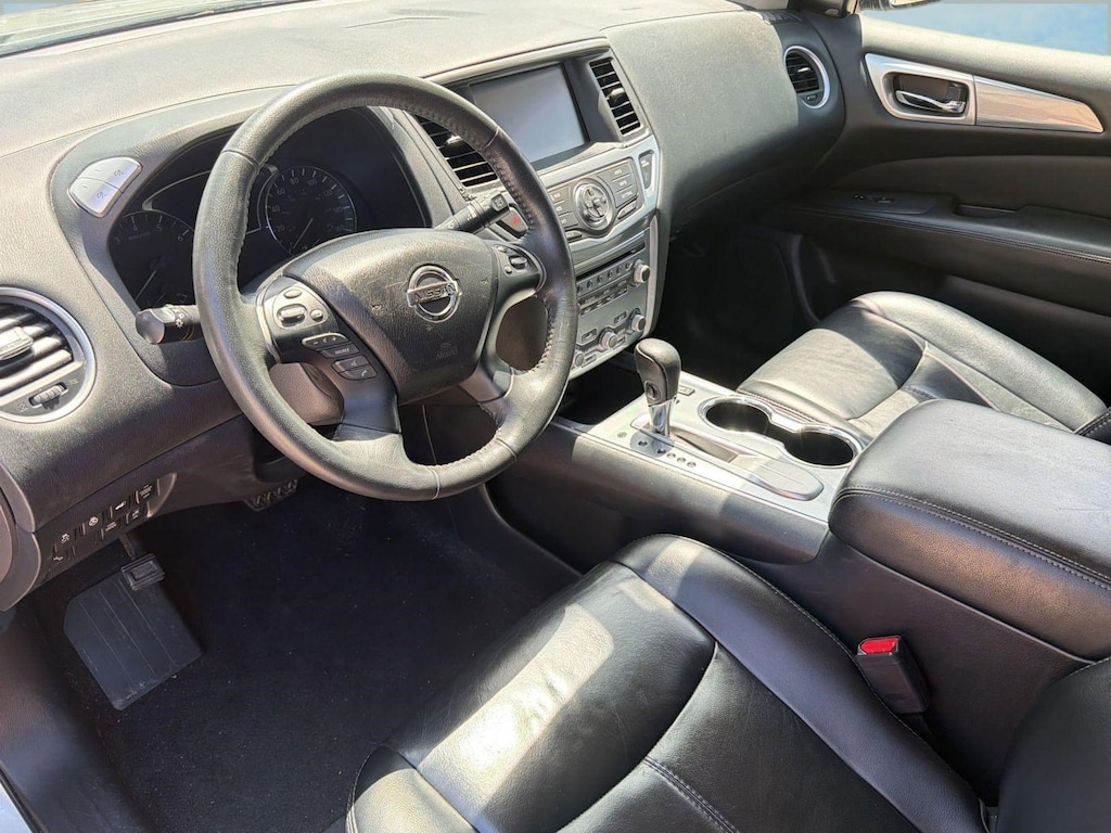 Used 2017 Nissan Pathfinder SL SUV