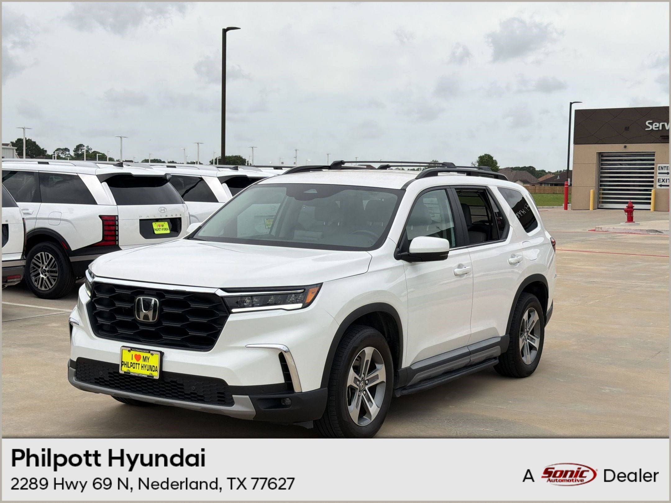 2024 Honda Pilot EX-L 8-Occupant AWD's photo