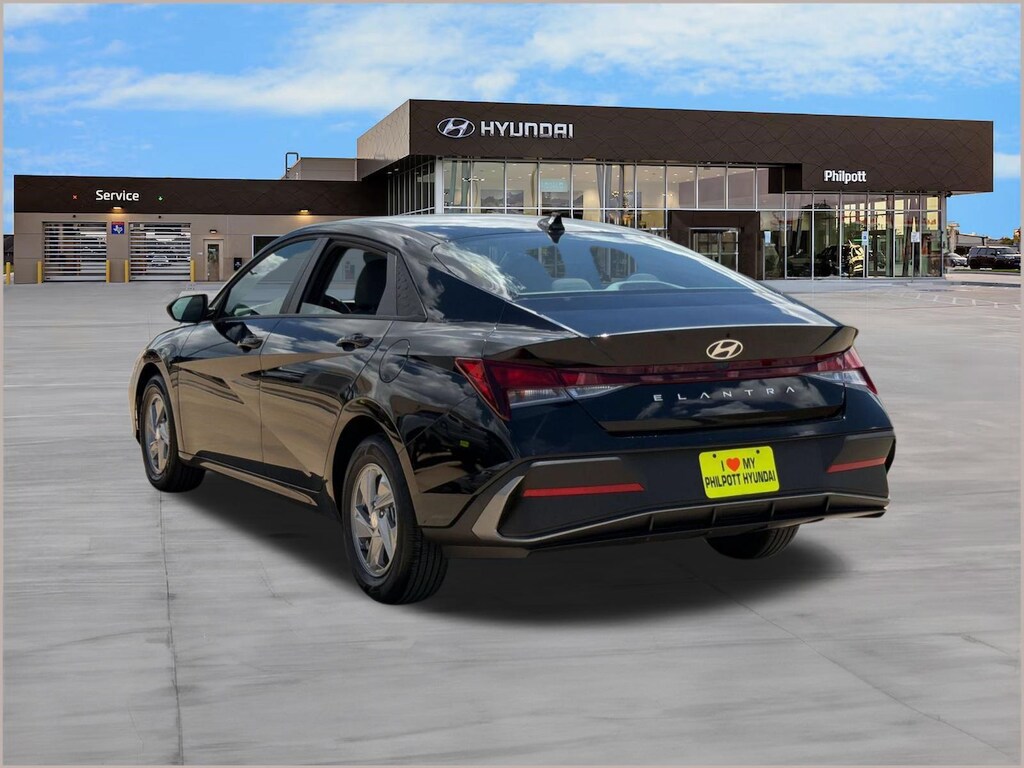 New 2026 Hyundai Elantra SE Sedan
