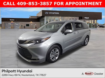 Used 2024 Toyota Sienna Platinum 7 Passenger Van Passenger Van for sale in Nederland, TX
