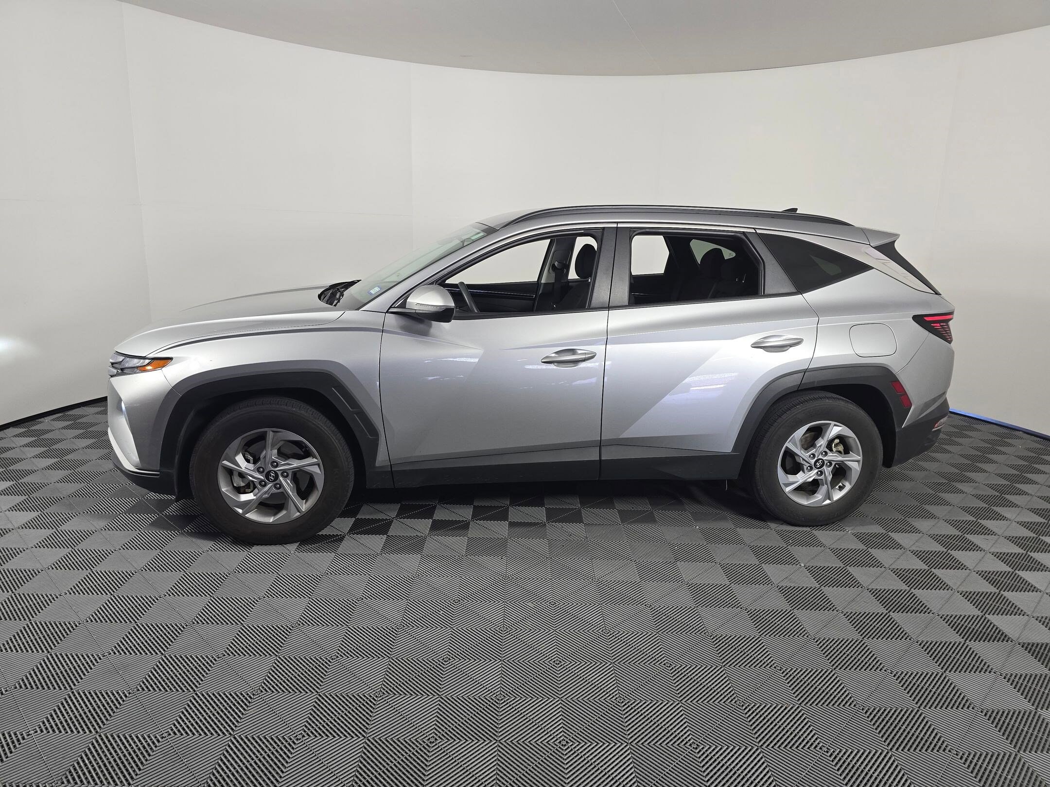 2023 Hyundai Tucson SEL photo 2