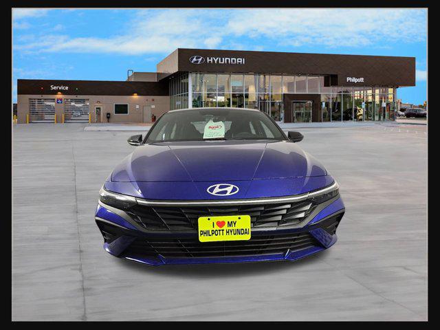 2025 Hyundai Elantra SEL Sport photo 2