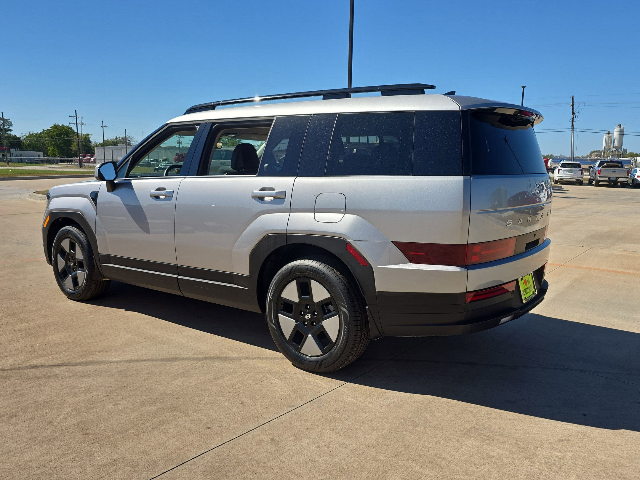 2025 Hyundai Santa Fe photo 3