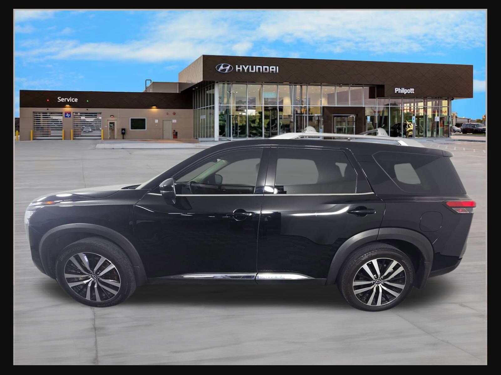 2024 Nissan Pathfinder Platinum photo 2